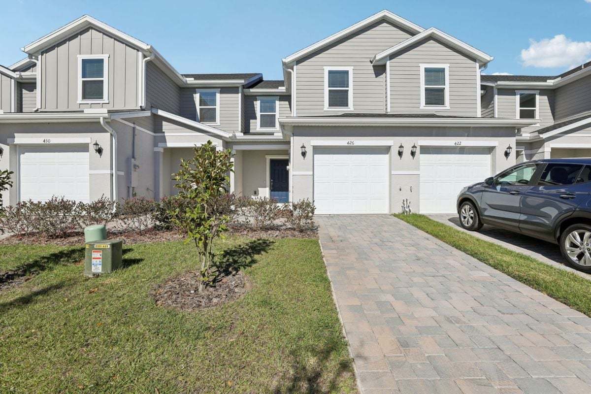 Exterior:Front exterior