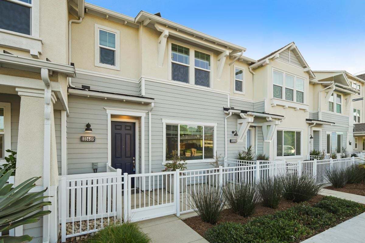 Exterior:Front exterior