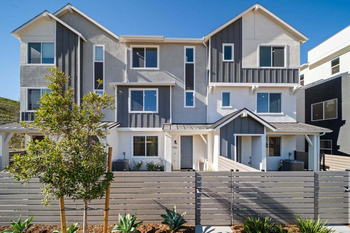 Exterior:Front exterior