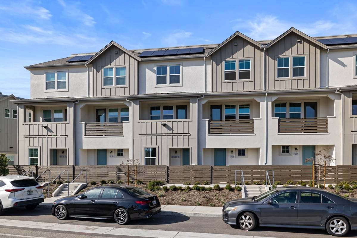 Exterior:Front exterior