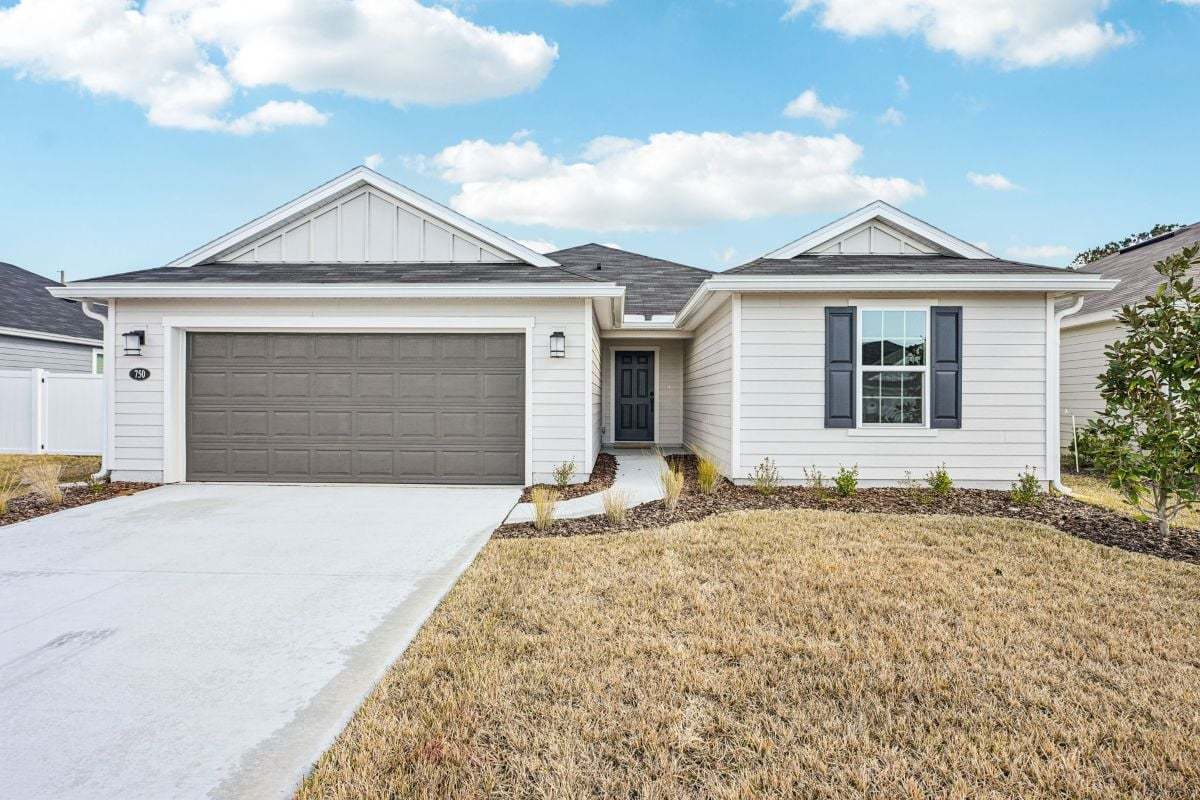 Exterior:Front exterior