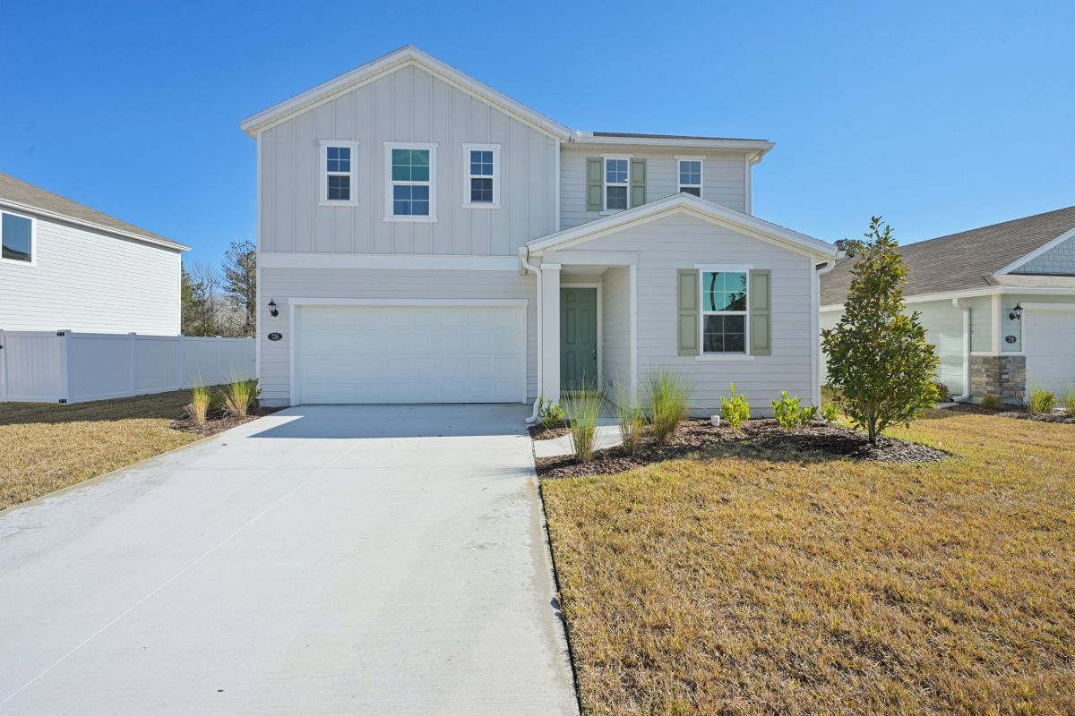 Exterior:Front exterior