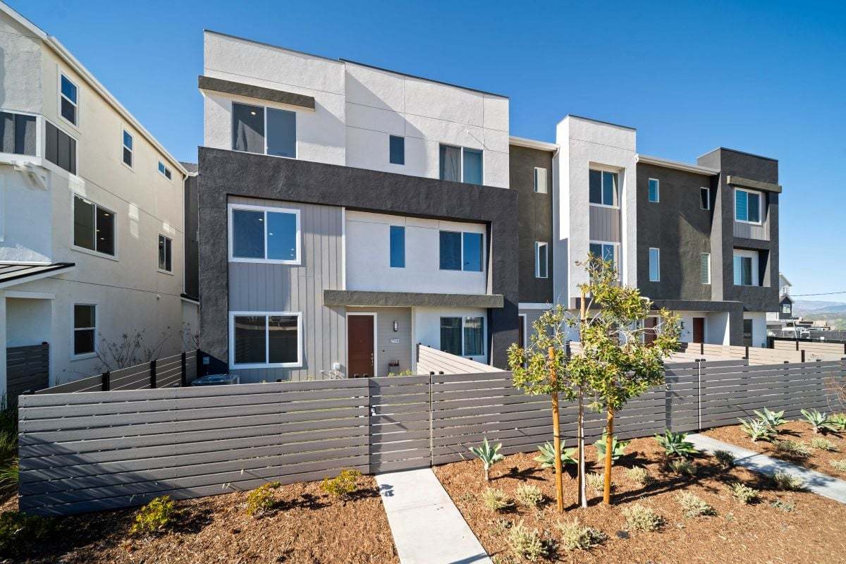 Exterior:Front exterior