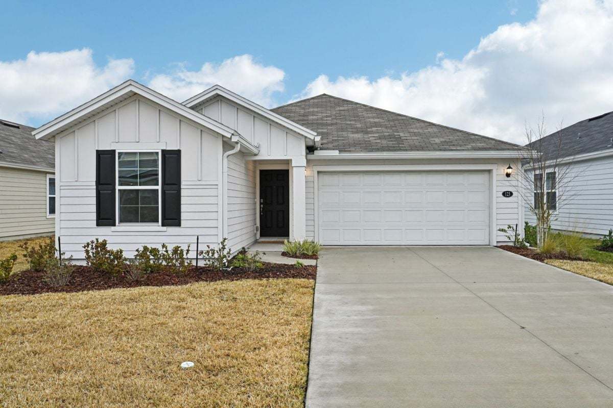 Exterior:Front exterior