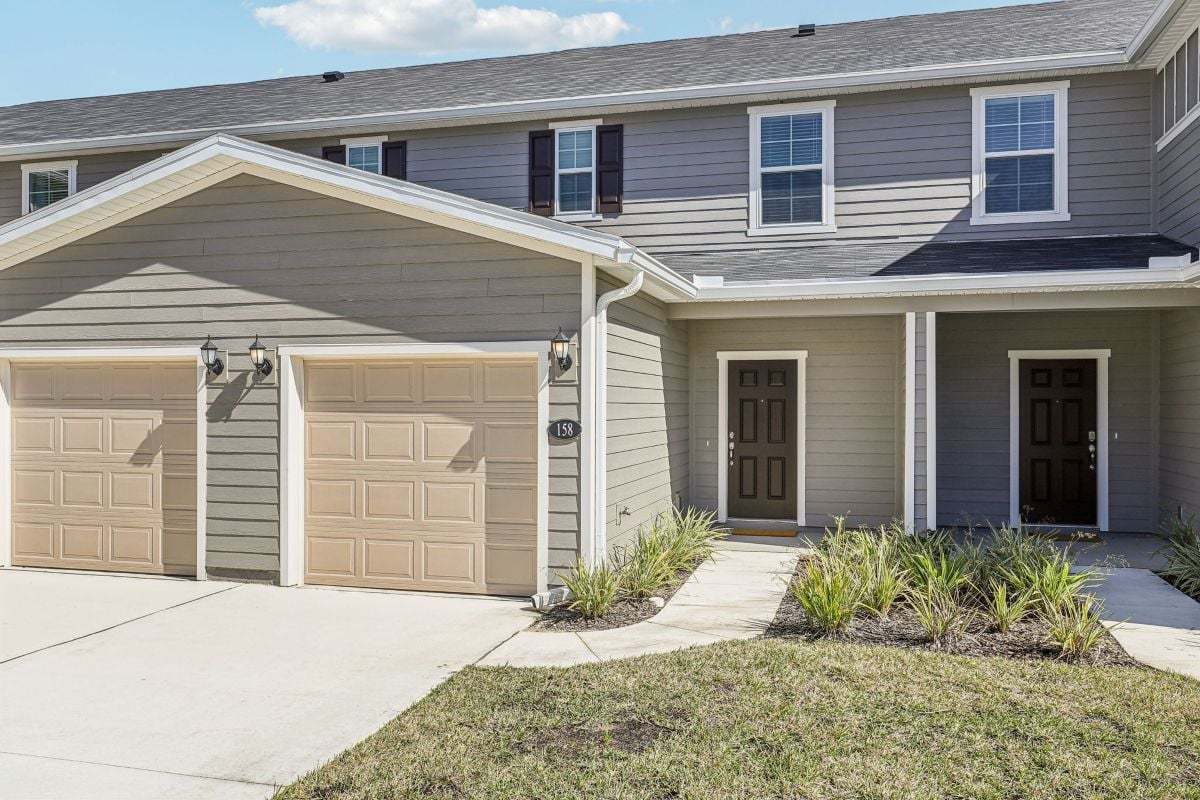 Exterior:Front exterior