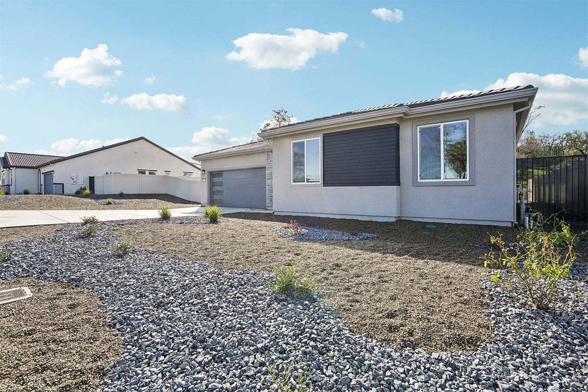 Exterior:Front exterior