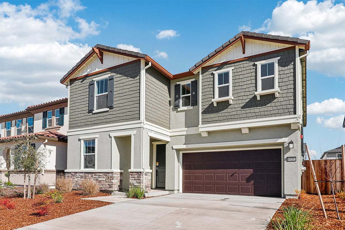 Exterior:Front exterior