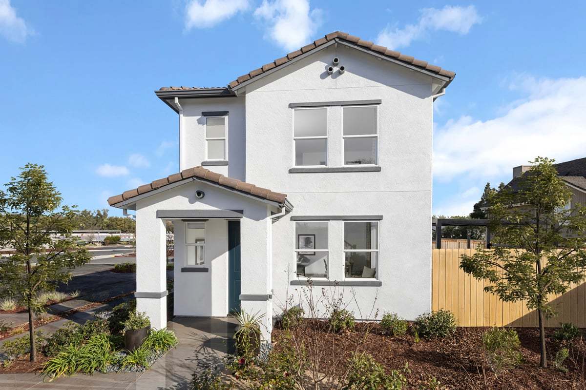 Exterior:Front exterior