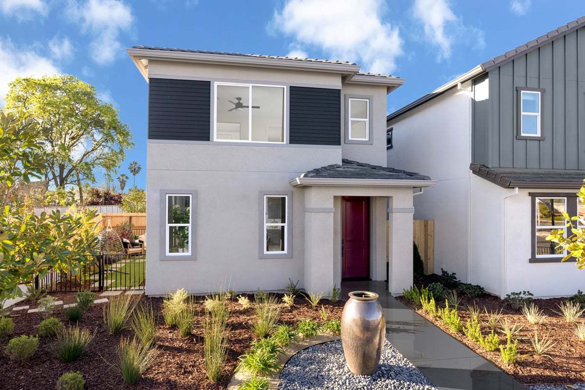 Exterior:Front exterior