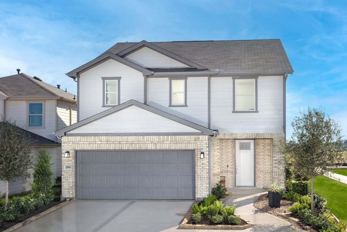 Exterior:Front exterior