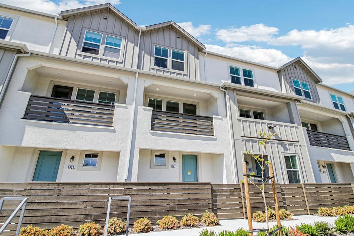 Exterior:Front exterior