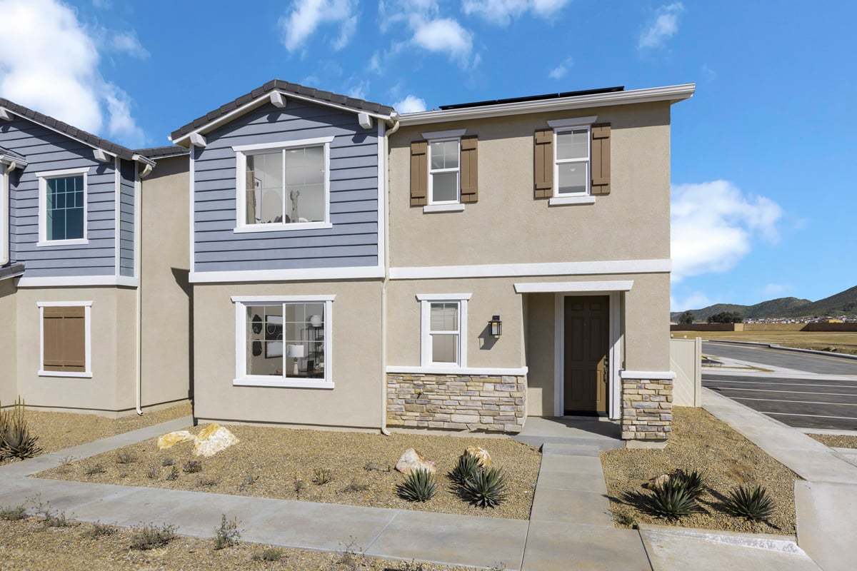 Exterior:Front exterior