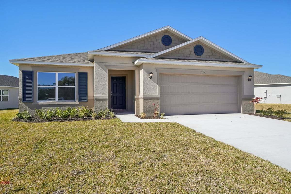 Exterior:Front exterior