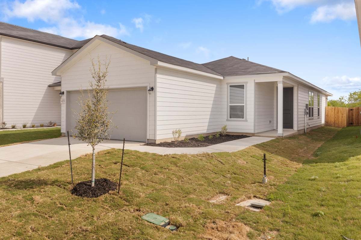 Exterior:Front exterior