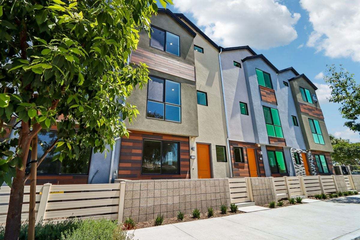 Exterior:Front exterior