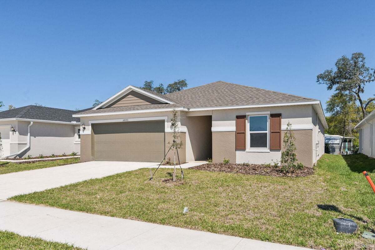 Exterior:Front exterior