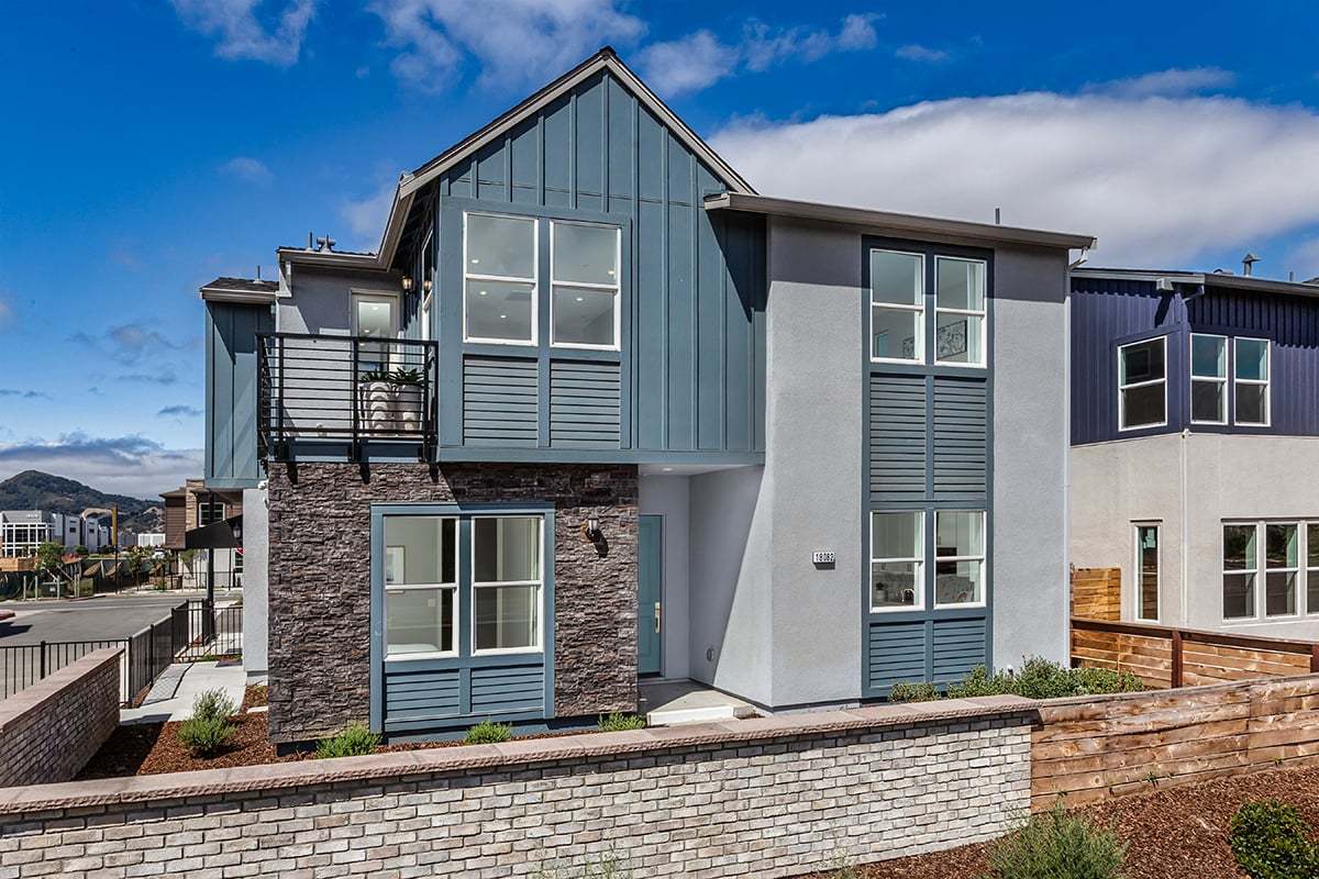 Exterior:Front exterior