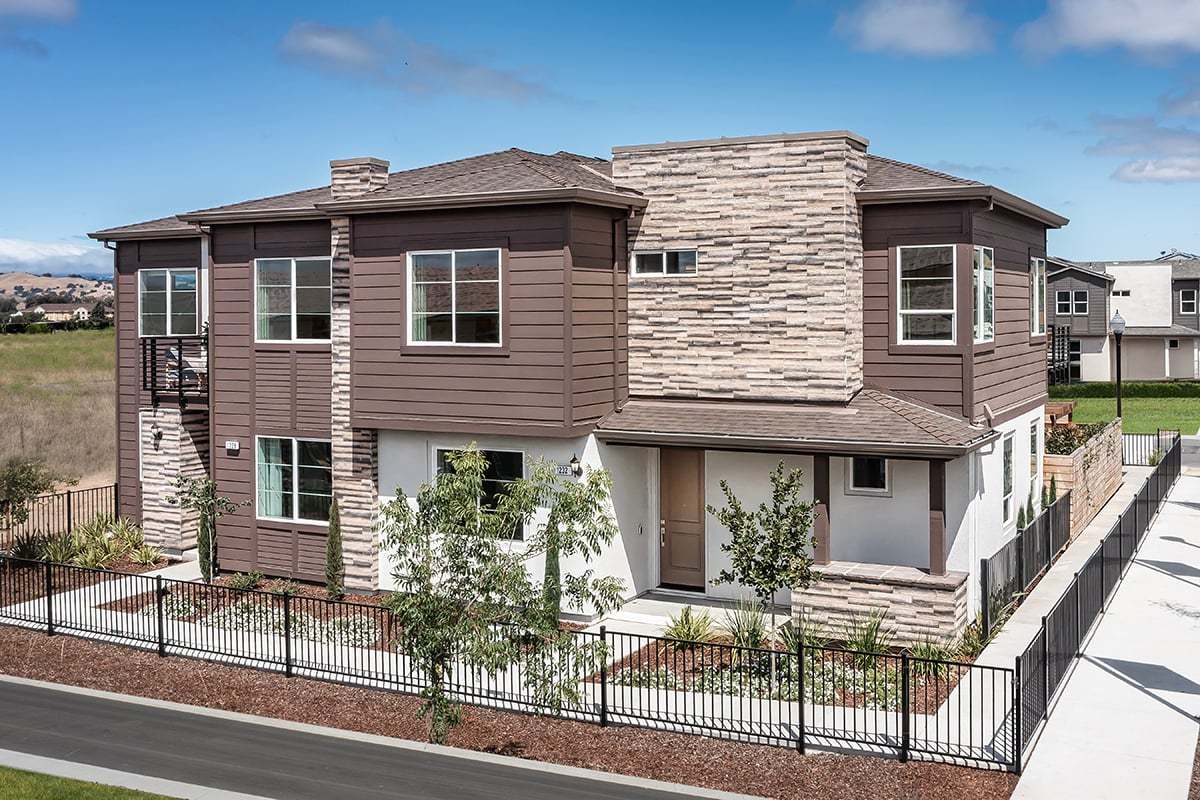 Exterior:Front exterior