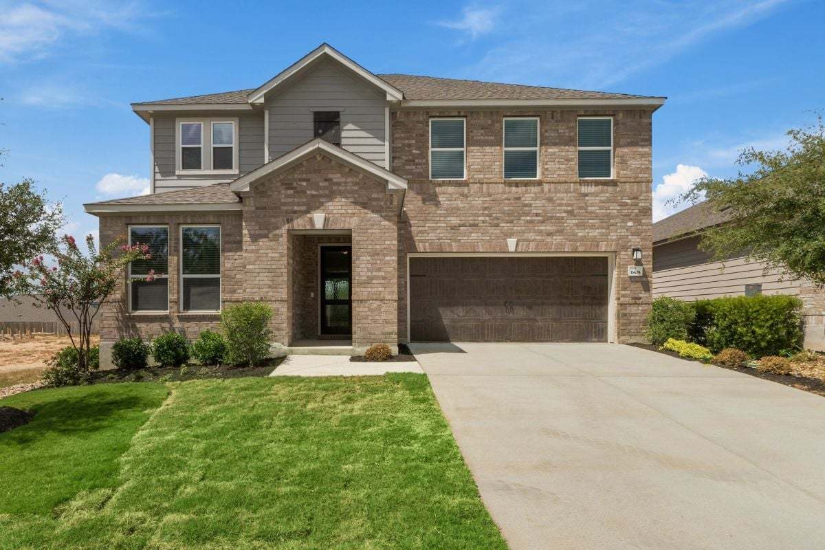 Exterior:Front exterior