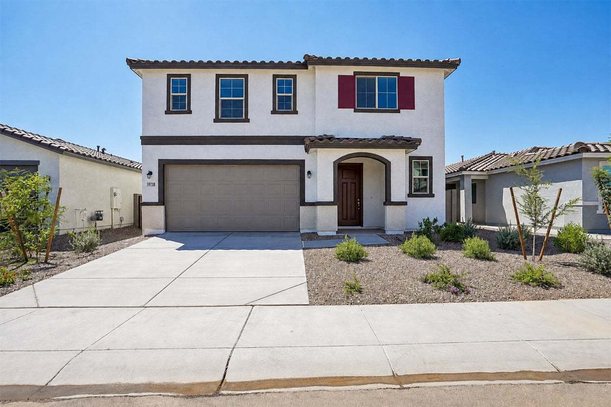 Exterior:Front exterior