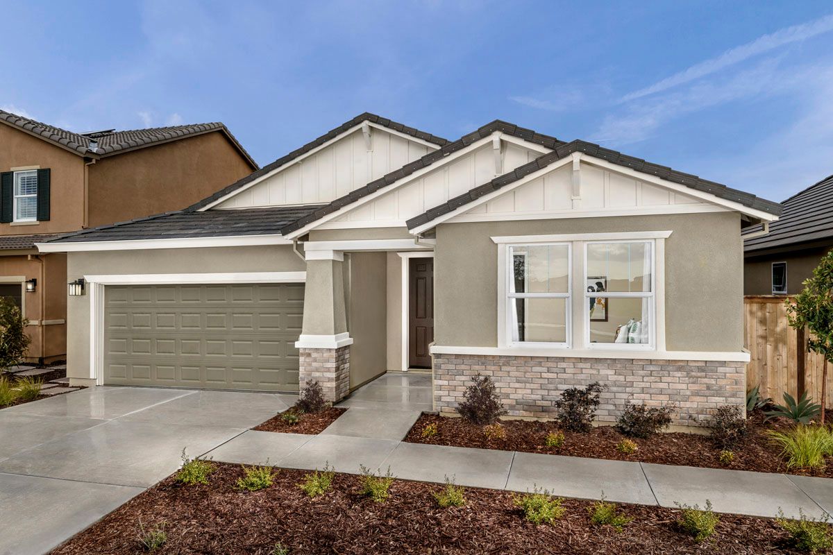 Exterior:Front exterior
