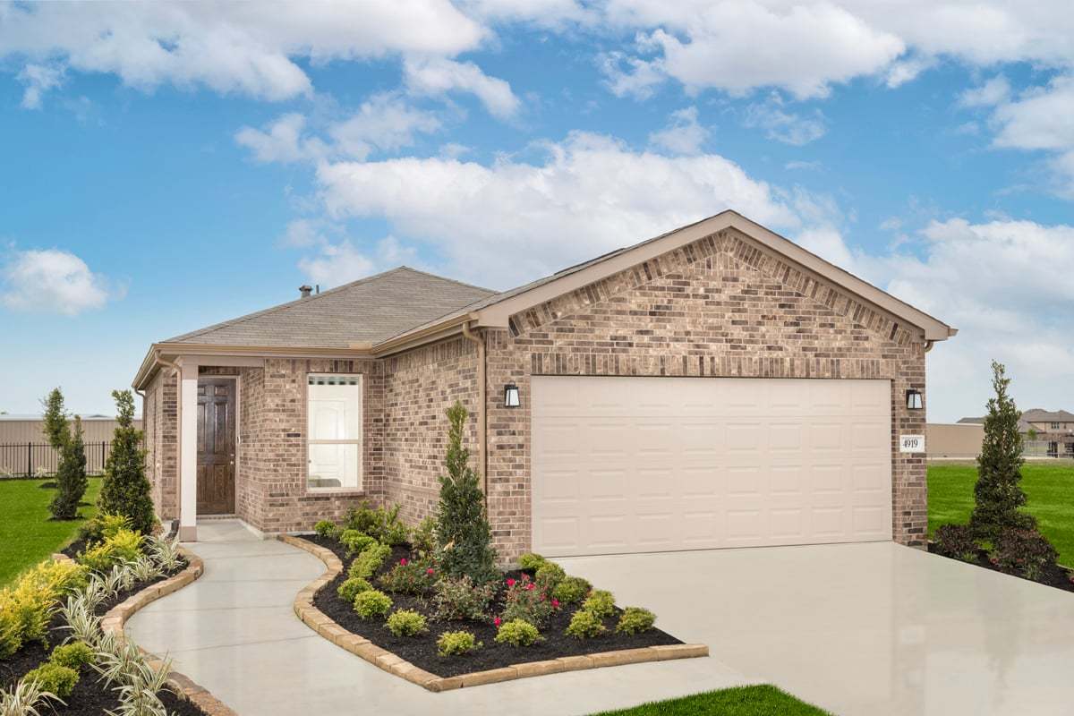 Exterior:Front exterior