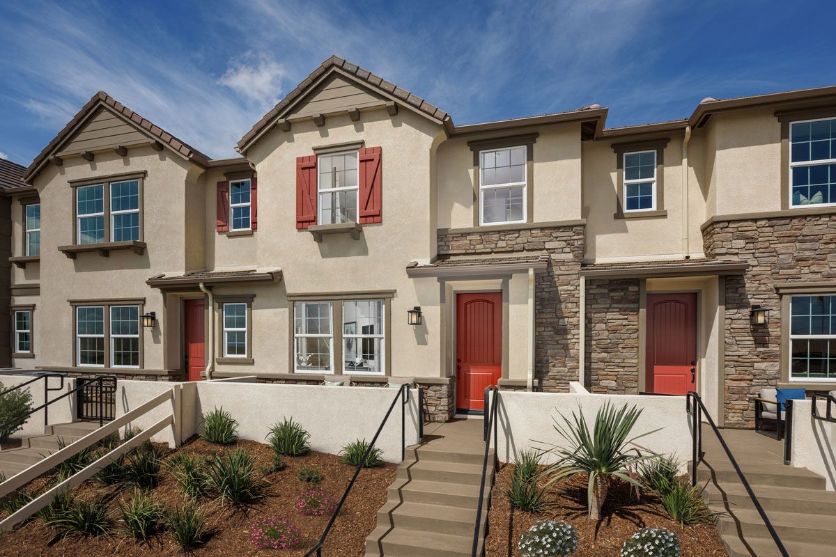 Exterior:Front exterior