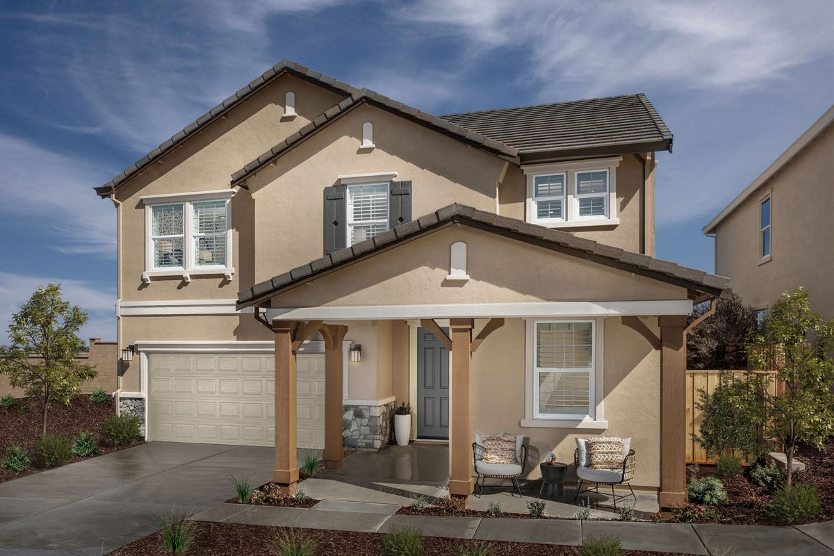Exterior:Front exterior