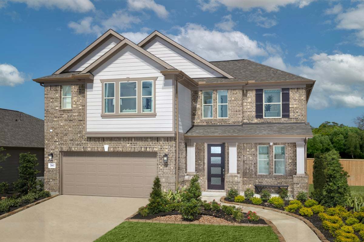 Exterior:Front exterior