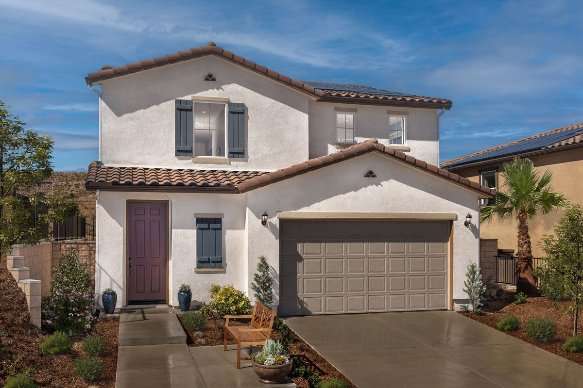 Exterior:Front exterior