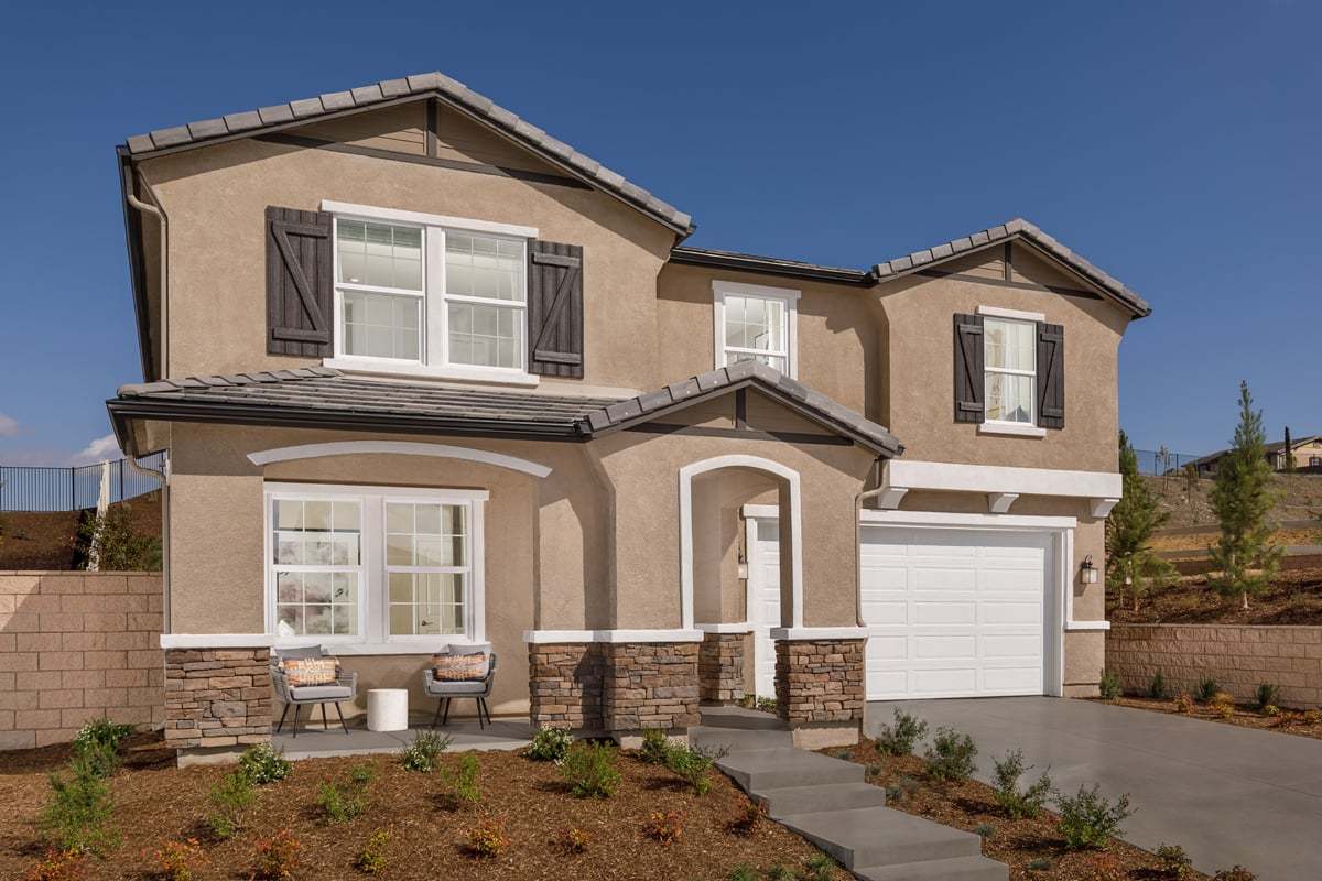 Exterior:Front exterior
