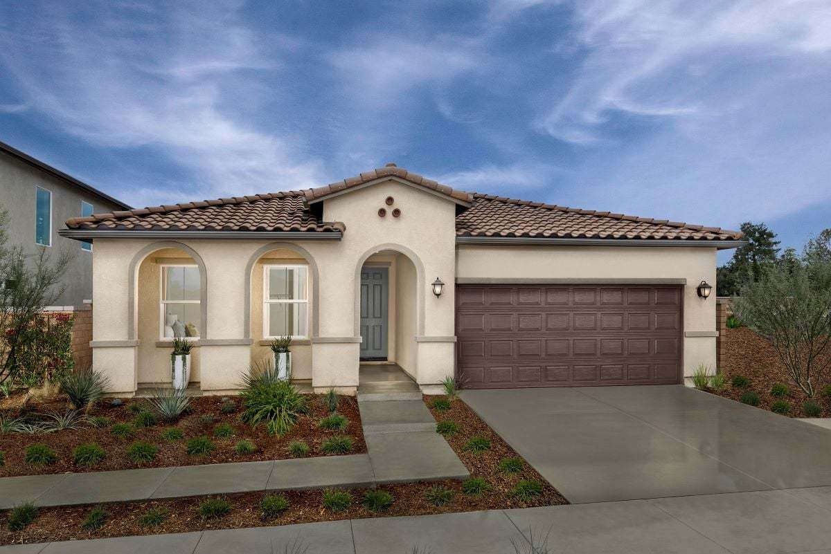 Exterior:Front exterior