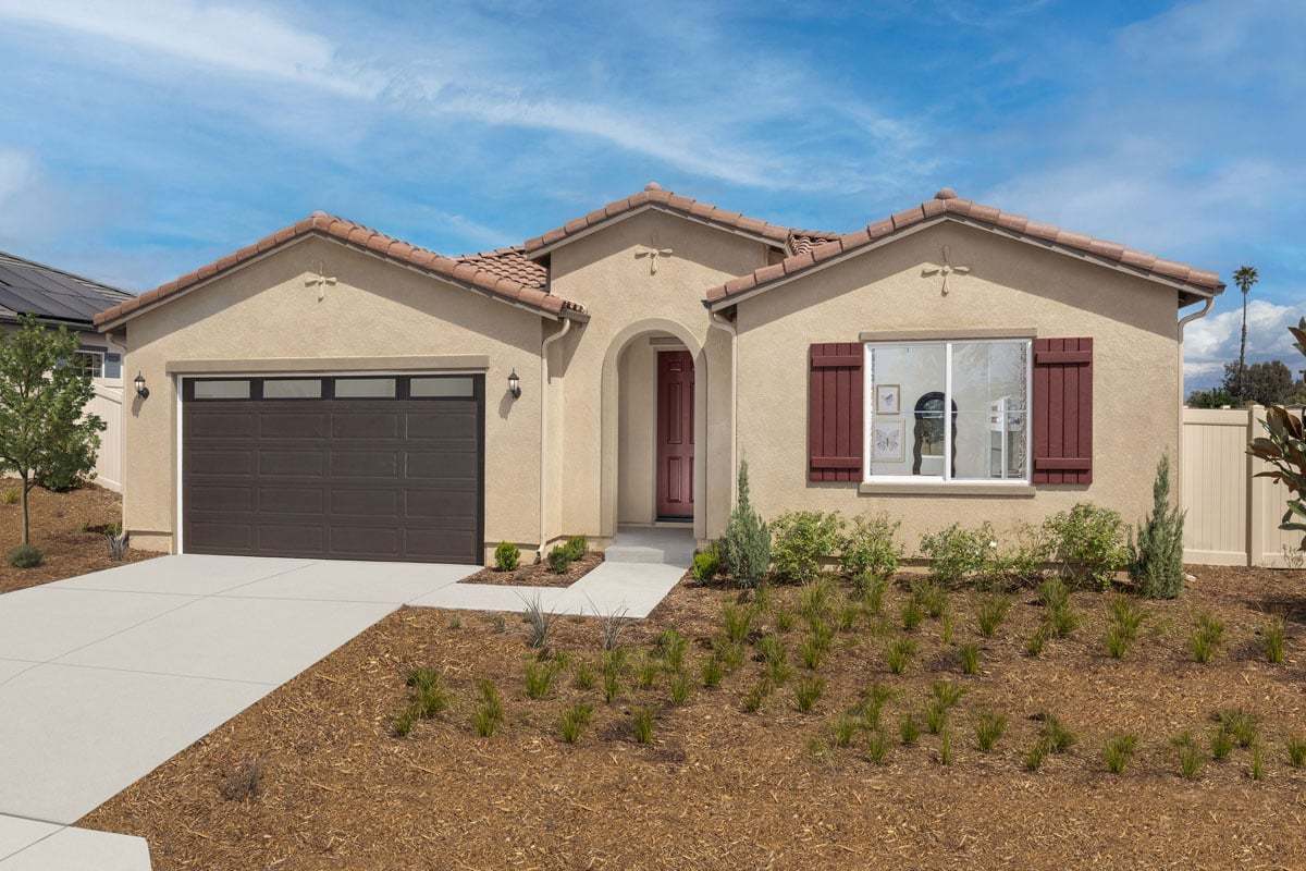 Exterior:Front exterior