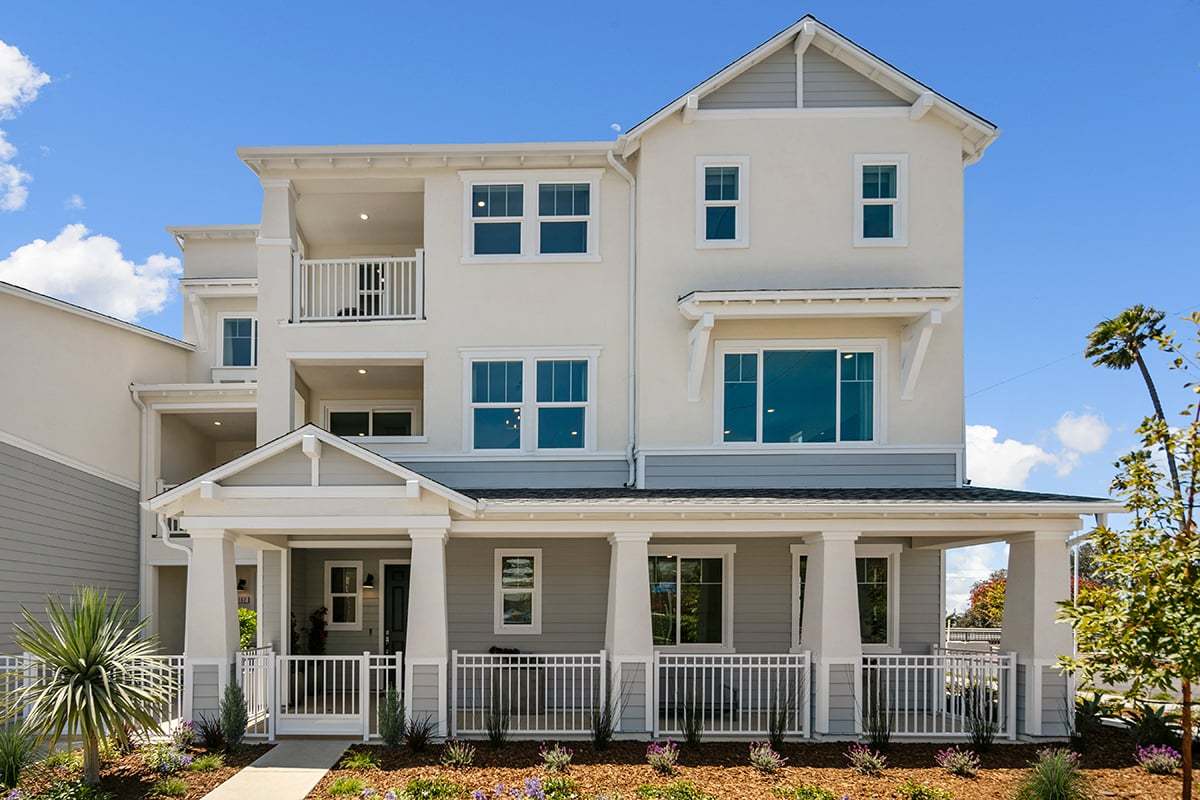 Exterior:Front exterior