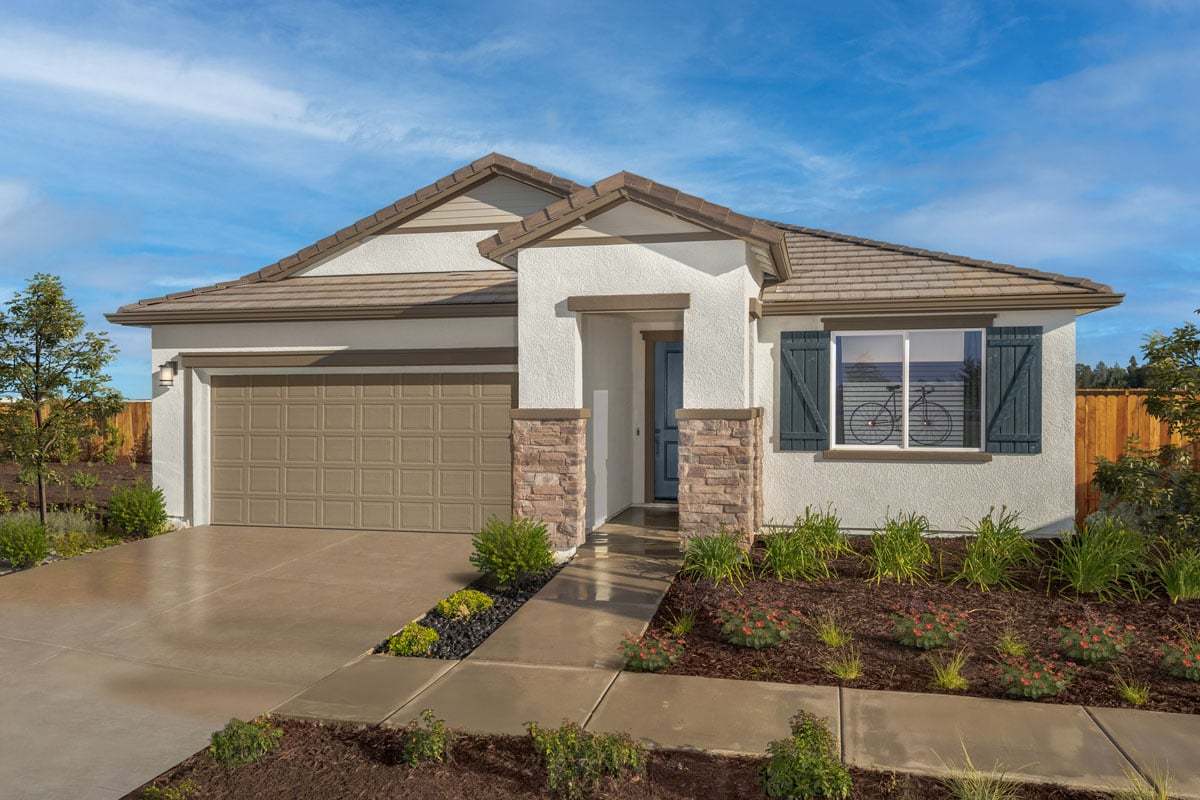 Exterior:Front exterior