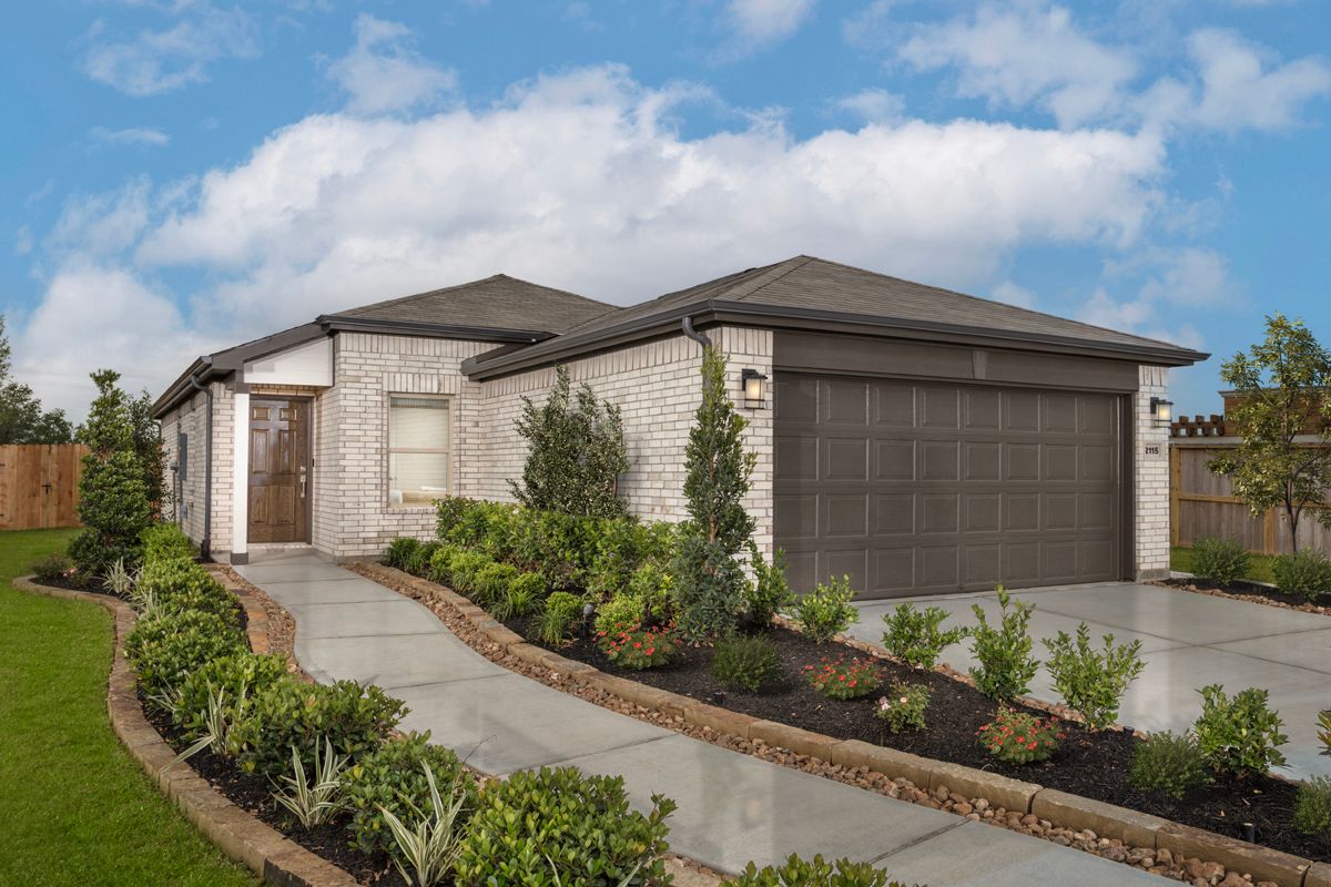 Exterior:Front exterior