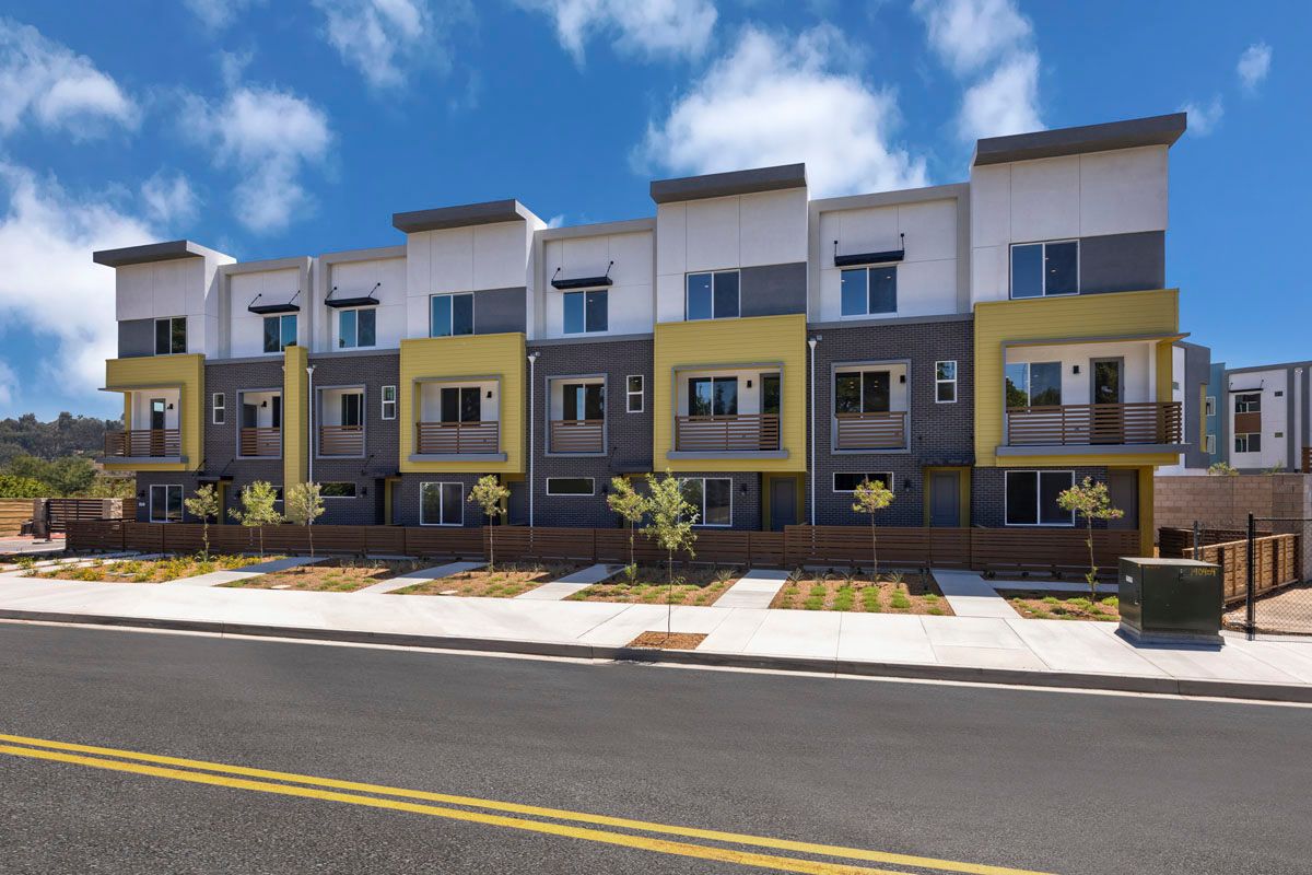 Exterior:Front exterior