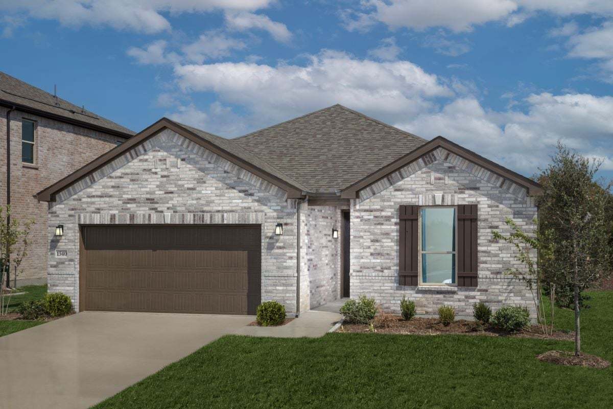 Exterior:Front exterior