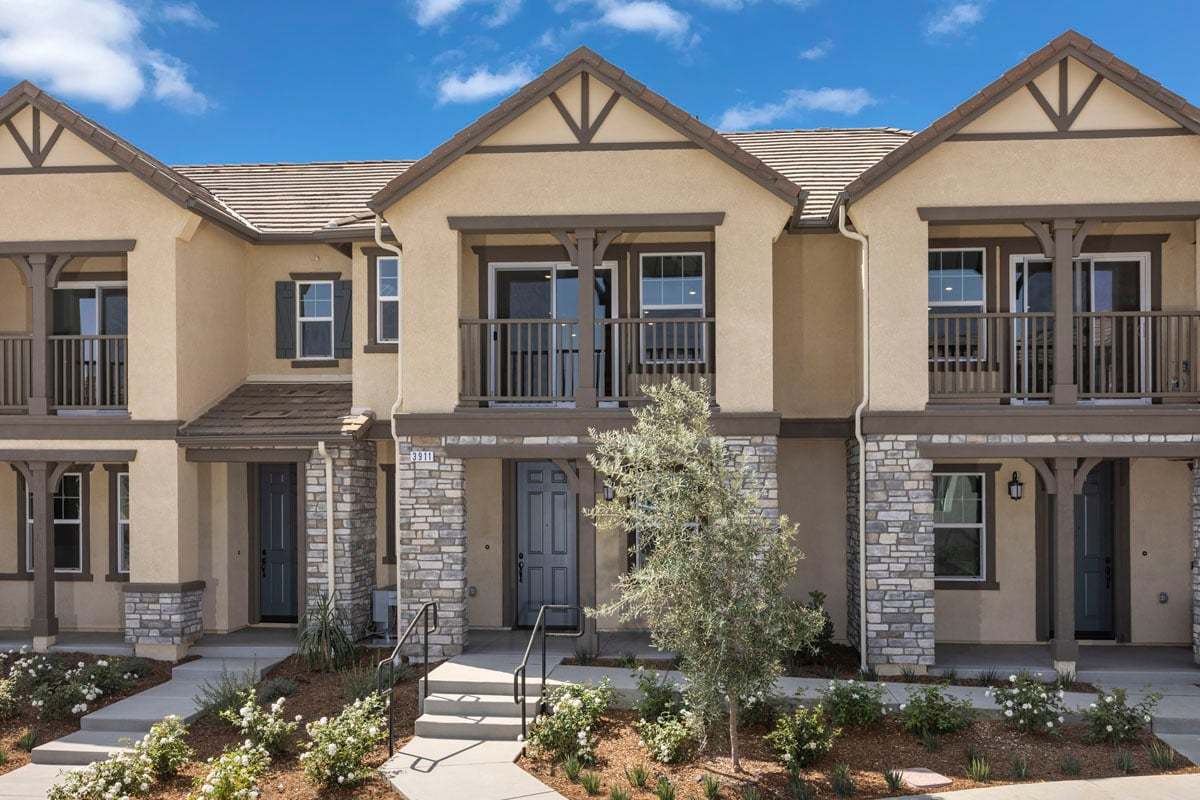 Exterior:Front exterior