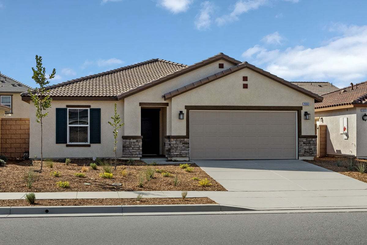 Exterior:Front exterior