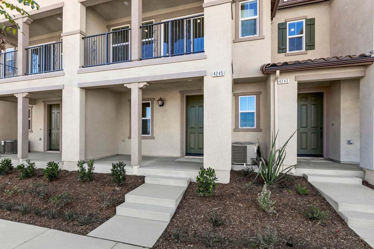 Exterior:Front exterior