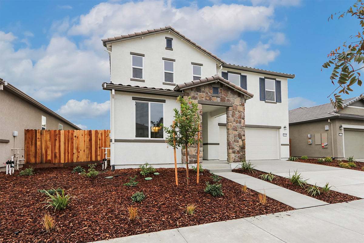 Exterior:Front exterior