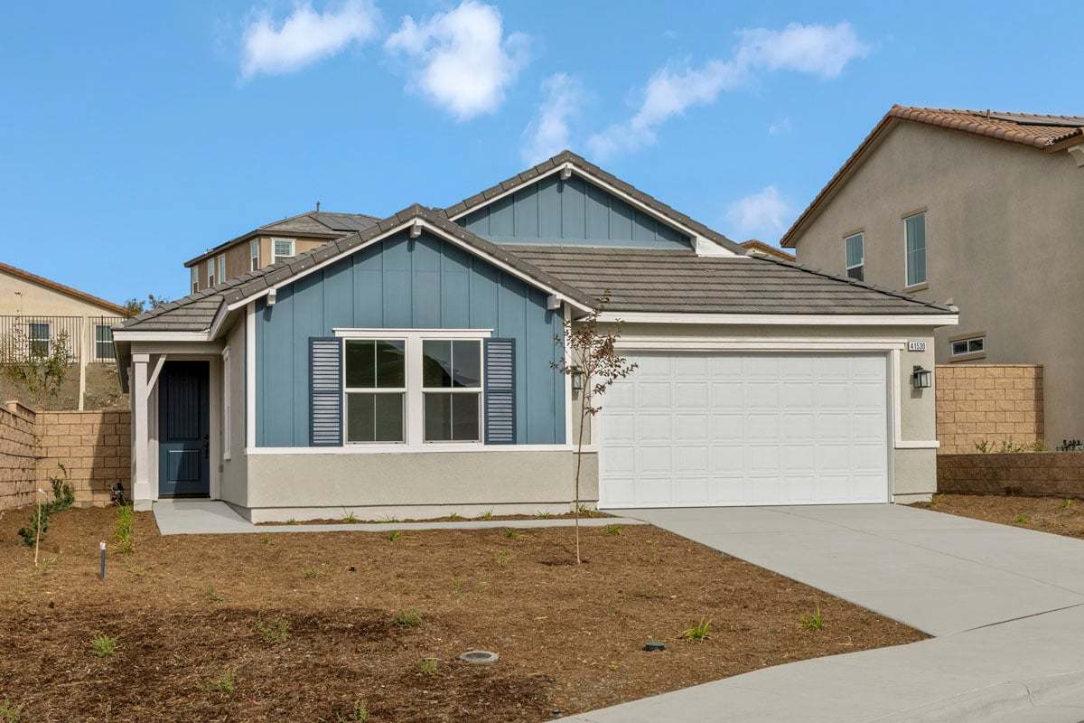 Exterior:Front exterior