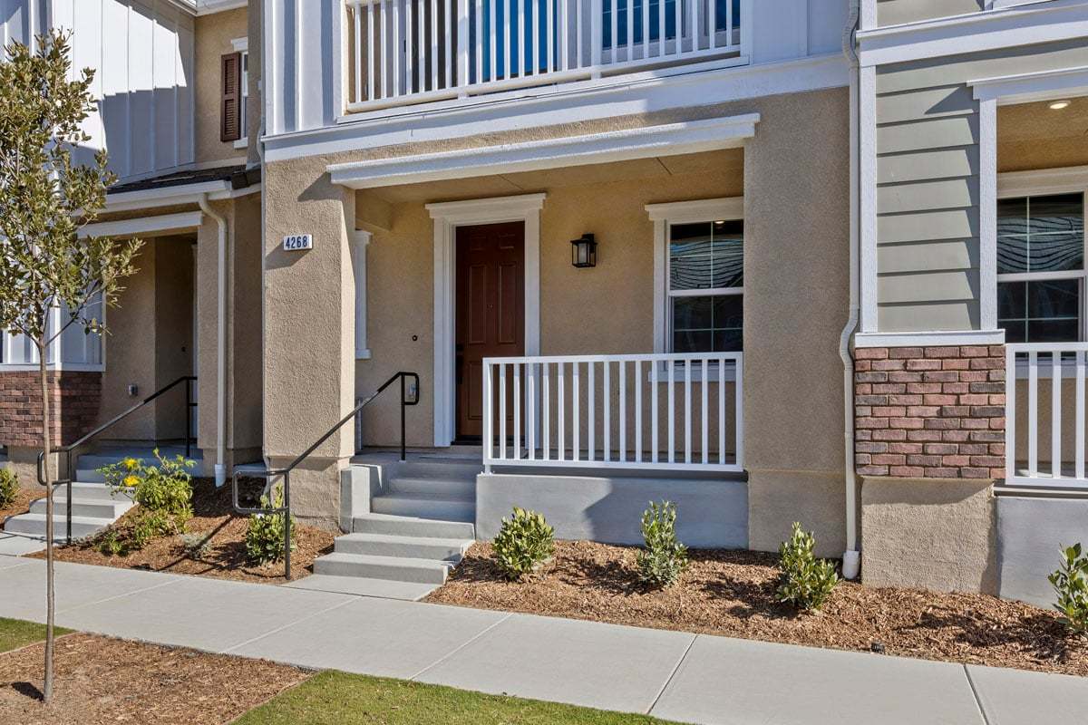 Exterior:Front exterior