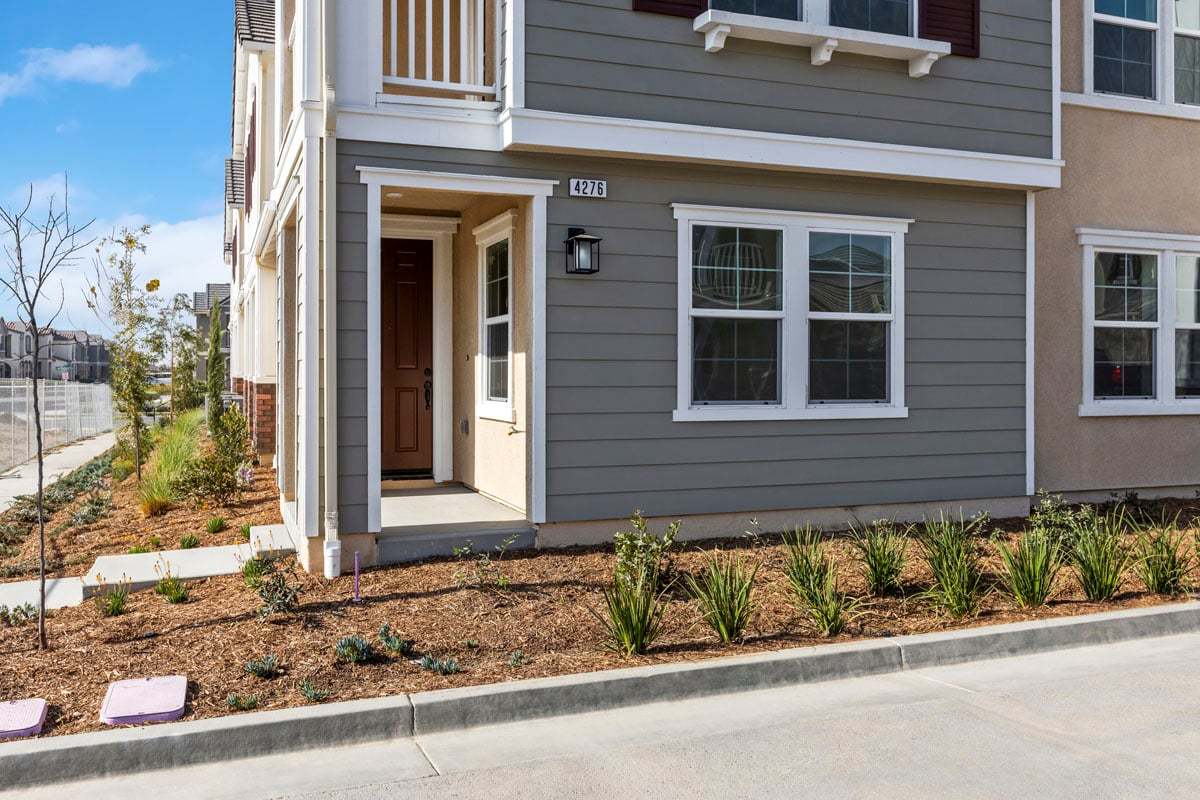 Exterior:Front exterior