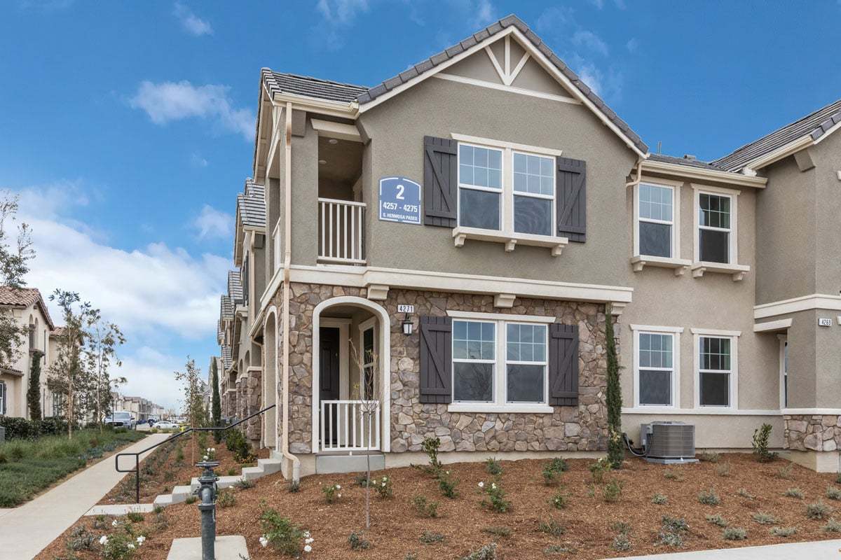 Exterior:Front exterior