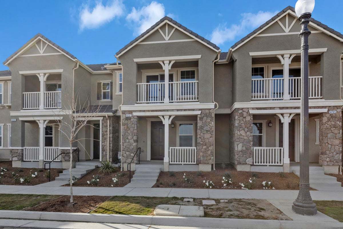 Exterior:Front exterior