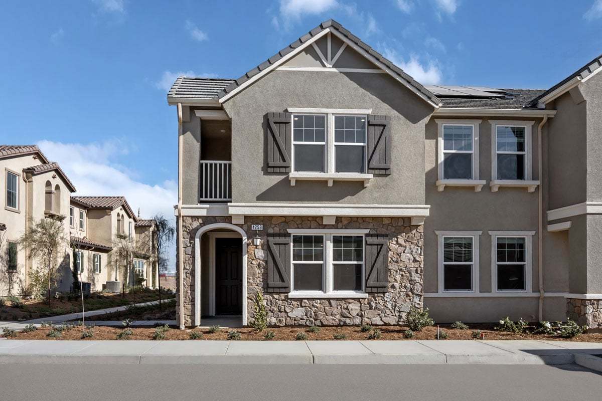 Exterior:Front exterior
