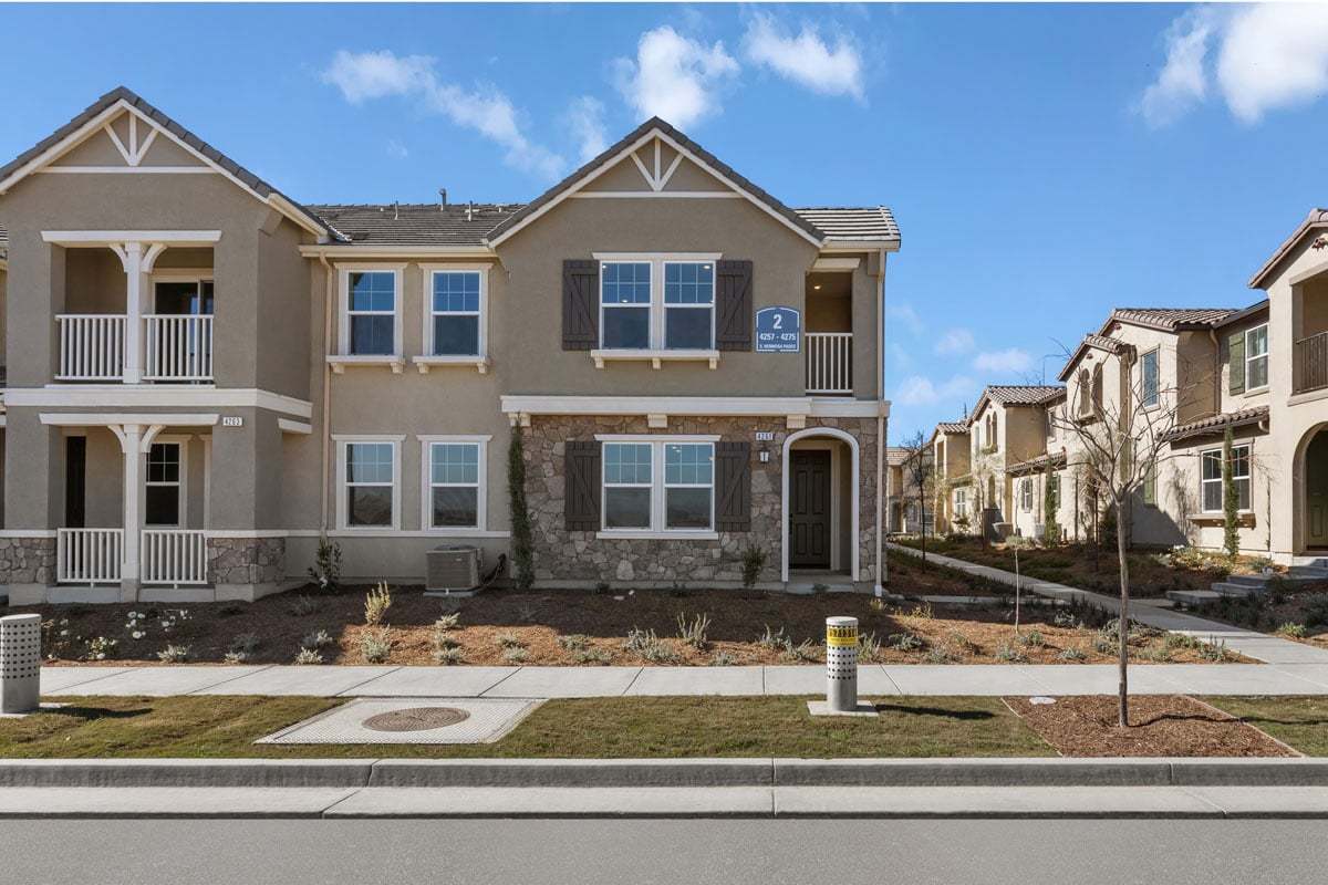 Exterior:Front exterior