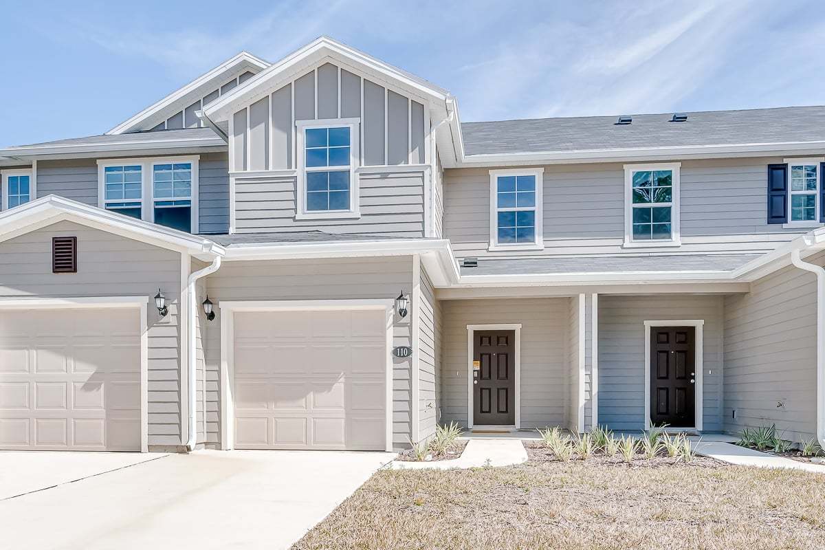 Exterior:Front exterior